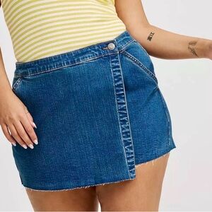 NWT Torrid Size 18 Denim Wrap Mini Skirt